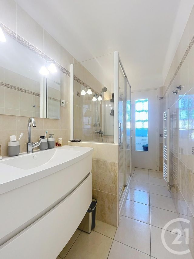 Appartement F4 à vendre - 4 pièces - 73 m2 - Frejus - 83 - PROVENCE-ALPES-COTE-D-AZUR