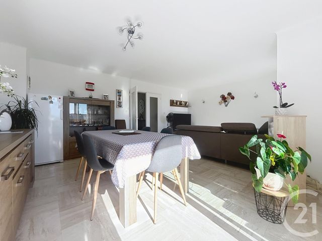 Appartement F4 à vendre - 4 pièces - 73 m2 - Frejus - 83 - PROVENCE-ALPES-COTE-D-AZUR