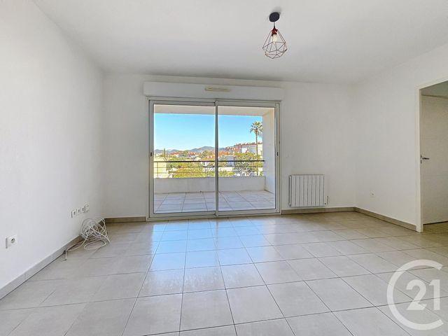 Appartement F2 à vendre - 2 pièces - 43 m2 - Frejus - 83 - PROVENCE-ALPES-COTE-D-AZUR