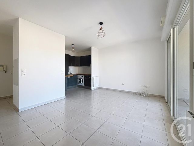 Appartement F2 à vendre - 2 pièces - 43 m2 - Frejus - 83 - PROVENCE-ALPES-COTE-D-AZUR