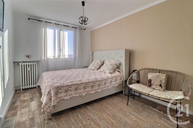 Appartement T4 à vendre - 4 pièces - 64 m2 - Frejus - 83 - PROVENCE-ALPES-COTE-D-AZUR