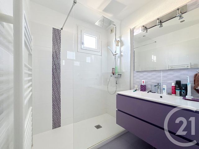 Appartement T2 à vendre - 2 pièces - 37,11 m2 - Frejus - 83 - PROVENCE-ALPES-COTE-D-AZUR