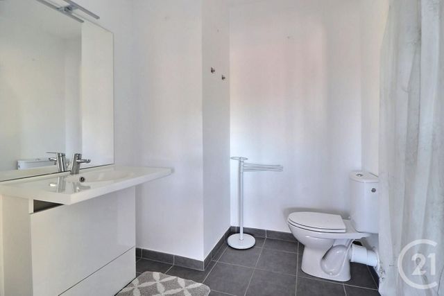 Appartement T2 à vendre - 2 pièces - 41 m2 - Draguignan - 83 - PROVENCE-ALPES-COTE-D-AZUR