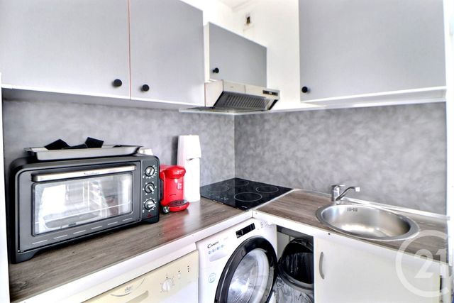 Appartement T2 à vendre - 2 pièces - 26 m2 - Frejus - 83 - PROVENCE-ALPES-COTE-D-AZUR