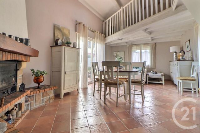 Maison à vendre - 5 pièces - 125 m2 - Frejus - 83 - PROVENCE-ALPES-COTE-D-AZUR