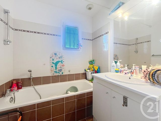 Maison à vendre - 4 pièces - 89 m2 - Roquebrune Sur Argens - 83 - PROVENCE-ALPES-COTE-D-AZUR