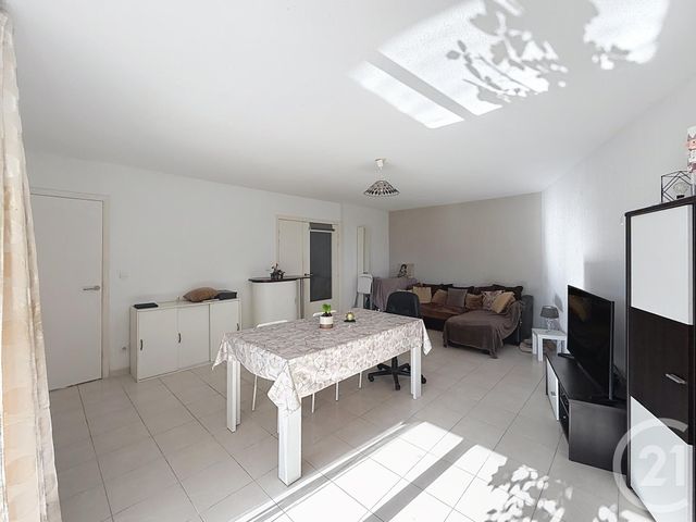 Appartement T3 &agrave; vendre - 3 pi&egrave;ces - 82,53 m2 - St Raphael - 83 - PROVENCE-ALPES-COTE-D-AZUR