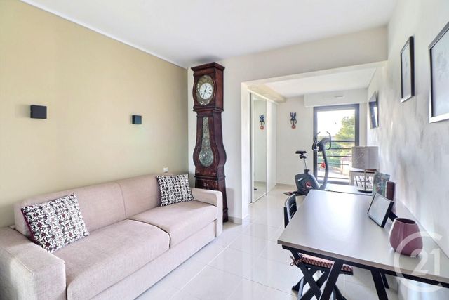 Appartement F3 &agrave; vendre - 3 pi&egrave;ces - 77,28 m2 - St Raphael - 83 - PROVENCE-ALPES-COTE-D-AZUR