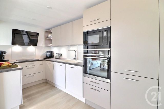 Appartement F3 &agrave; vendre - 3 pi&egrave;ces - 77,28 m2 - St Raphael - 83 - PROVENCE-ALPES-COTE-D-AZUR