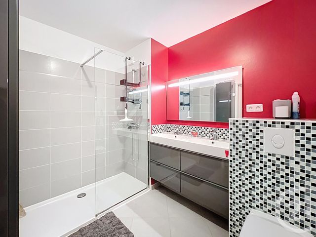 Appartement F2 &agrave; vendre - 2 pi&egrave;ces - 51,33 m2 - St Raphael - 83 - PROVENCE-ALPES-COTE-D-AZUR