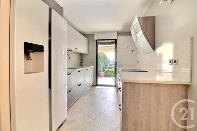 Appartement F3 &agrave; vendre - 3 pi&egrave;ces - 100,02 m2 - St Raphael - 83 - PROVENCE-ALPES-COTE-D-AZUR
