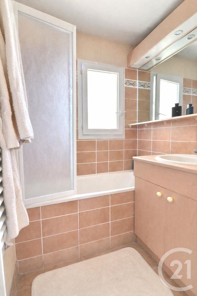 Appartement F3 &agrave; vendre - 3 pi&egrave;ces - 69,64 m2 - Frejus - 83 - PROVENCE-ALPES-COTE-D-AZUR