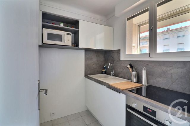 Appartement Studio cabine &agrave; vendre - 2 pi&egrave;ces - 31,60 m2 - Frejus - 83 - PROVENCE-ALPES-COTE-D-AZUR