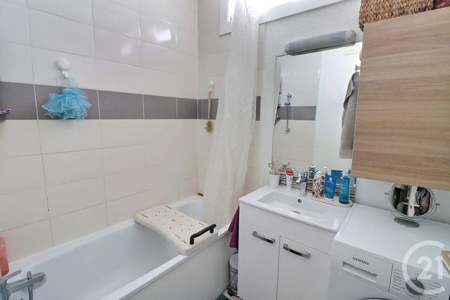 Appartement T3 &agrave; vendre - 3 pi&egrave;ces - 55,73 m2 - Frejus - 83 - PROVENCE-ALPES-COTE-D-AZUR