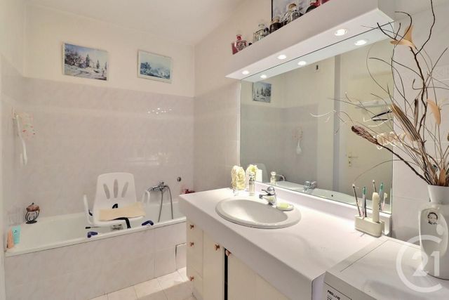 Appartement T3 &agrave; vendre - 3 pi&egrave;ces - 65,48 m2 - Frejus - 83 - PROVENCE-ALPES-COTE-D-AZUR