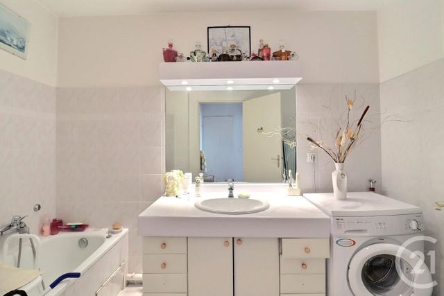 Appartement T3 &agrave; vendre - 3 pi&egrave;ces - 65,48 m2 - Frejus - 83 - PROVENCE-ALPES-COTE-D-AZUR