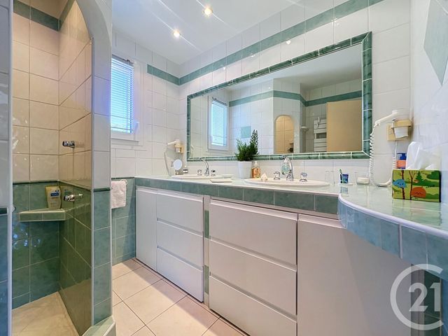 Maison &agrave; vendre - 4 pi&egrave;ces - 77 m2 - Bagnols En Foret - 83 - PROVENCE-ALPES-COTE-D-AZUR