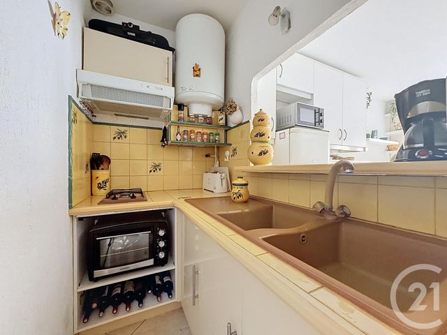 Appartement Studio &agrave; vendre - 1 pi&egrave;ce - 22,46 m2 - St Raphael - 83 - PROVENCE-ALPES-COTE-D-AZUR