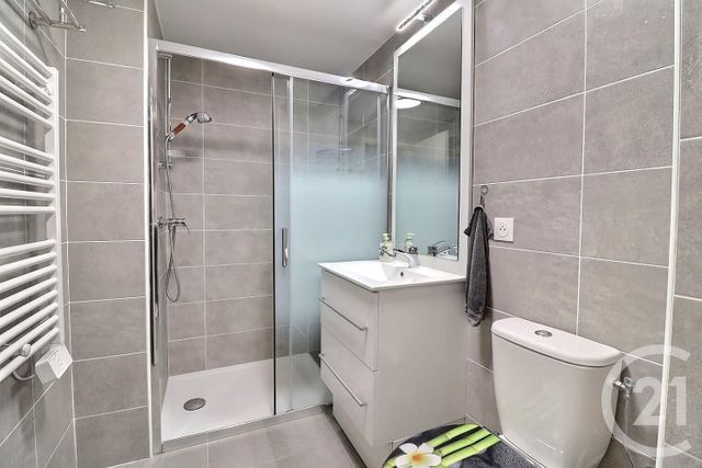 Appartement T4 &agrave; vendre - 4 pi&egrave;ces - 88,50 m2 - St Raphael - 83 - PROVENCE-ALPES-COTE-D-AZUR