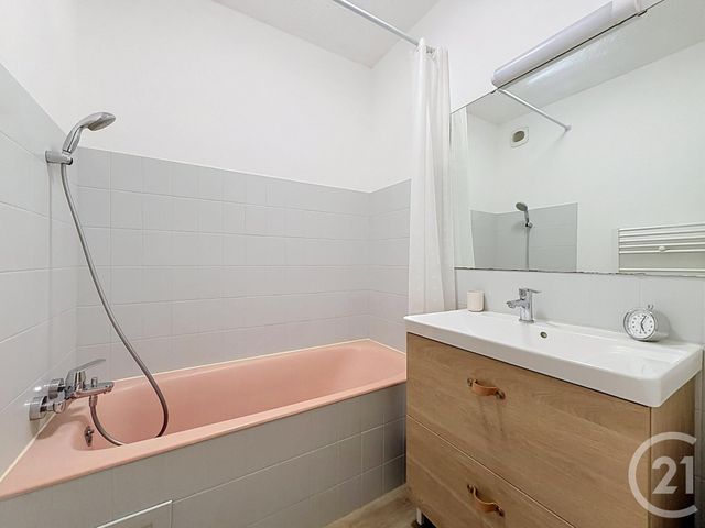 Appartement Studio &agrave; vendre - 1 pi&egrave;ce - 27,16 m2 - St Raphael - 83 - PROVENCE-ALPES-COTE-D-AZUR