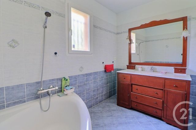 Maison &agrave; vendre - 4 pi&egrave;ces - 130,55 m2 - Bagnols En Foret - 83 - PROVENCE-ALPES-COTE-D-AZUR