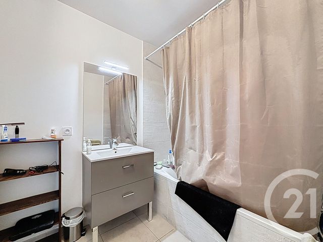 Appartement T3 à vendre - 3 pièces - 61,53 m2 - St Cyr Sur Loire - 37 - CENTRE