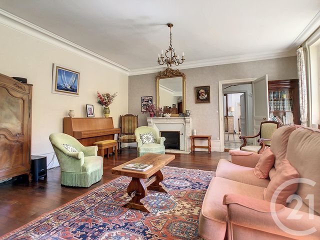 Maison à vendre - 13 pièces - 246,81 m2 - Saunay - 37 - CENTRE