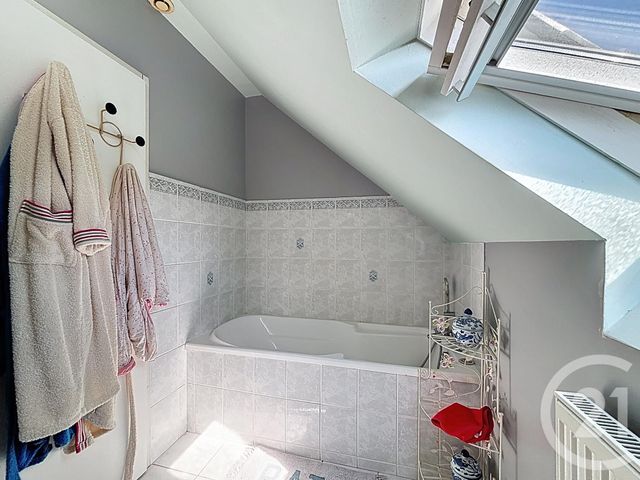 Maison à vendre - 4 pièces - 108,92 m2 - Veigne - 37 - CENTRE