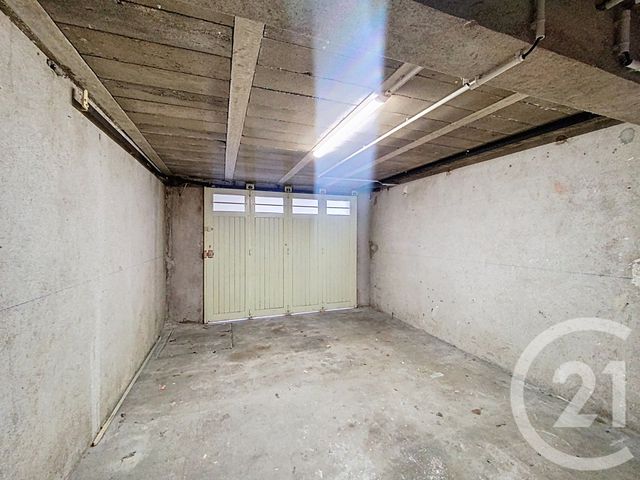 Parking &agrave; louer - 15 m2 - Tours - 37 - CENTRE