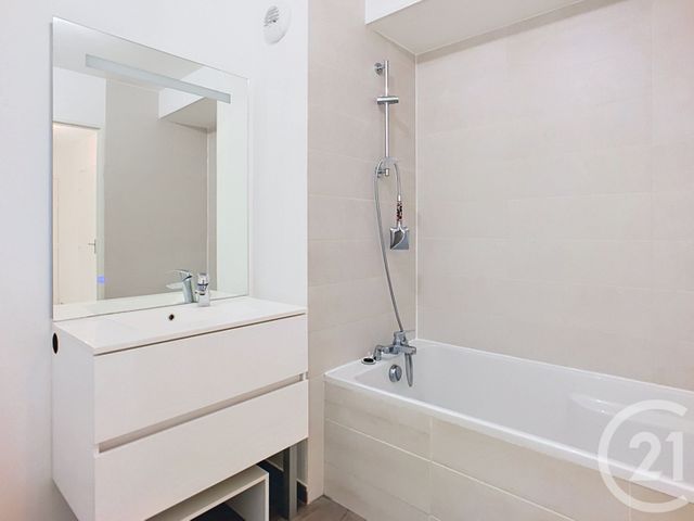 Appartement T3 &agrave; louer - 3 pi&egrave;ces - 65,13 m2 - Tours - 37 - CENTRE