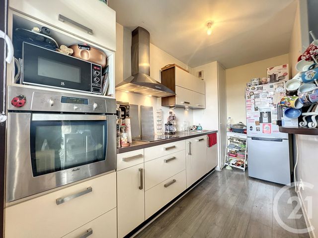 Appartement F3 &agrave; louer - 3 pi&egrave;ces - 73,29 m2 - La Ville Aux Dames - 37 - CENTRE