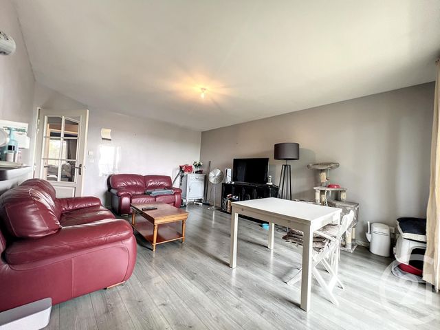 Appartement F3 &agrave; louer - 3 pi&egrave;ces - 73,29 m2 - La Ville Aux Dames - 37 - CENTRE