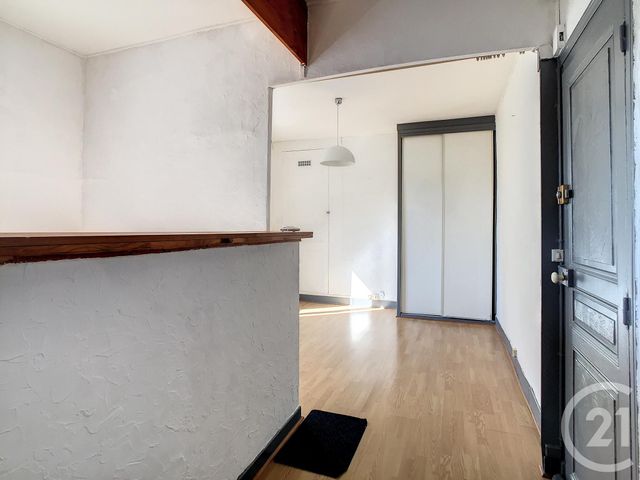 Appartement Studio &agrave; louer - 1 pi&egrave;ce - 26,56 m2 - Tours - 37 - CENTRE