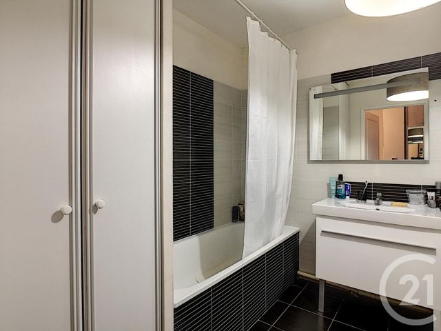 Appartement T2 &agrave; louer - 2 pi&egrave;ces - 54,72 m2 - Tours - 37 - CENTRE
