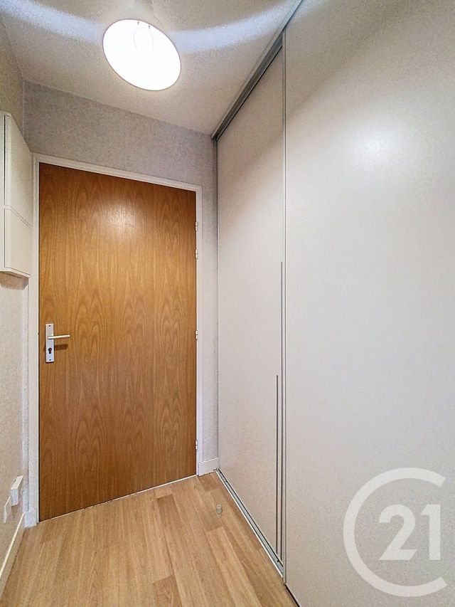 Appartement Studio &agrave; louer - 1 pi&egrave;ce - 24,08 m2 - Tours - 37 - CENTRE