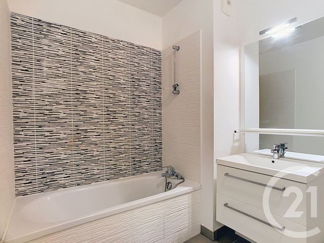 Appartement F4 &agrave; louer - 4 pi&egrave;ces - 98,88 m2 - Tours - 37 - CENTRE