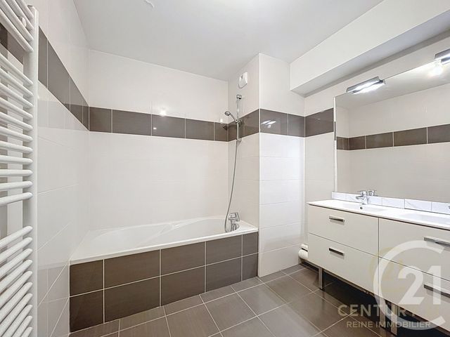 Appartement F4 &agrave; vendre - 4 pi&egrave;ces - 80,48 m2 - Chartres De Bretagne - 35 - BRETAGNE