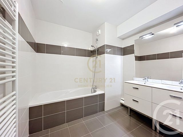 Appartement F4 &agrave; vendre - 4 pi&egrave;ces - 80,48 m2 - Chartres De Bretagne - 35 - BRETAGNE
