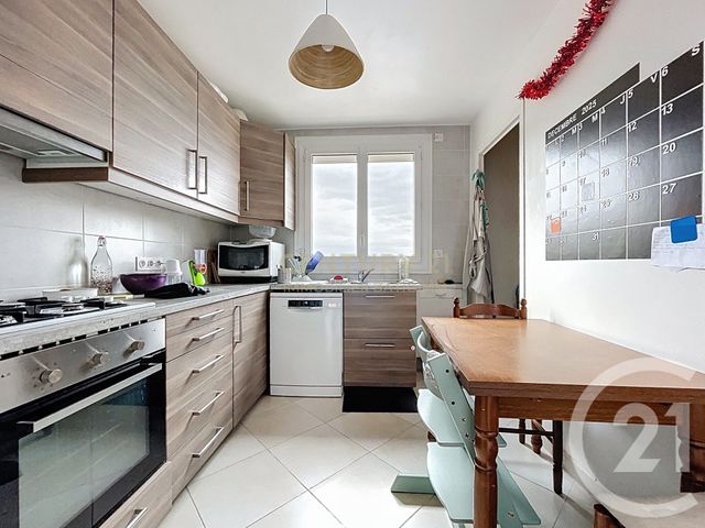 Appartement à vendre - 4 pièces - 67,88 m2 - Bourgoin Jallieu - 38 - RHONE-ALPES