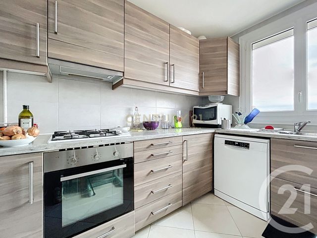 Appartement à vendre - 4 pièces - 67,88 m2 - Bourgoin Jallieu - 38 - RHONE-ALPES