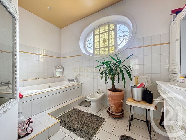 Maison à vendre - 7 pièces - 220,62 m2 - Bourgoin Jallieu - 38 - RHONE-ALPES