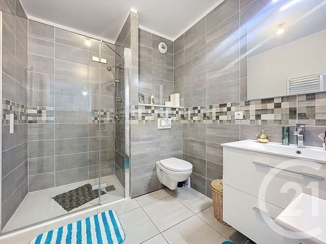 Appartement T2 à vendre - 2 pièces - 43,57 m2 - Bourgoin Jallieu - 38 - RHONE-ALPES