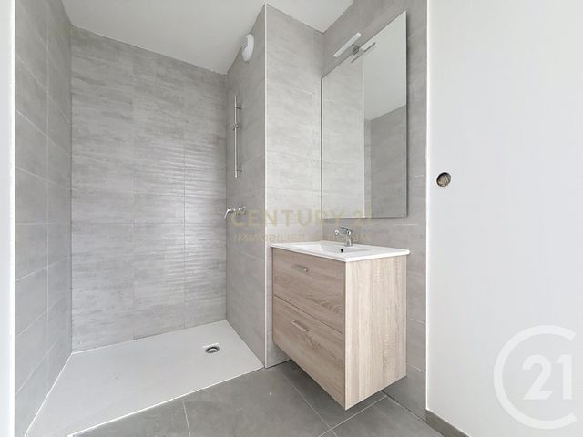 Appartement &agrave; vendre - 3 pi&egrave;ces - 72,60 m2 - Bourgoin Jallieu - 38 - RHONE-ALPES