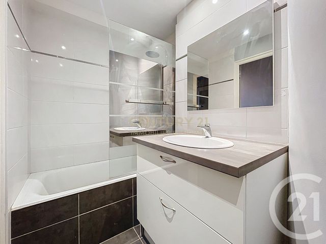 Appartement F4 &agrave; vendre - 4 pi&egrave;ces - 91,86 m2 - Bourgoin Jallieu - 38 - RHONE-ALPES