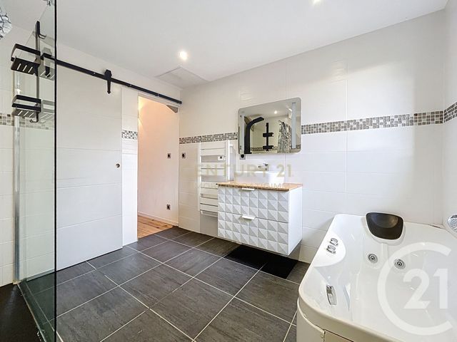 Maison &agrave; louer - 3 pi&egrave;ces - 95,97 m2 - Tramole - 38 - RHONE-ALPES