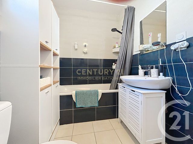 Maison &agrave; louer - 4 pi&egrave;ces - 100 m2 - Bourgoin Jallieu - 38 - RHONE-ALPES