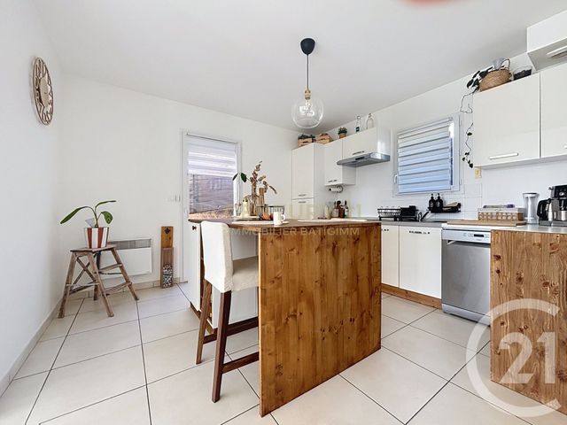 Maison &agrave; louer - 4 pi&egrave;ces - 100 m2 - Bourgoin Jallieu - 38 - RHONE-ALPES