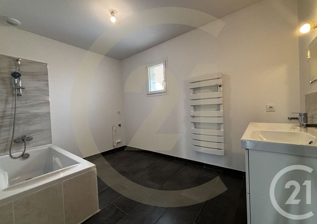 Maison &agrave; louer - 4 pi&egrave;ces - 112,88 m2 - Bourgoin Jallieu - 38 - RHONE-ALPES