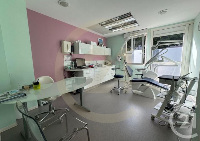 Local commercial à louer - 99.0 m2 - 38 - Isere