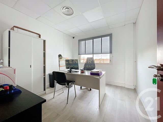 Bureaux à louer - 568.0 m2 - 38 - Isere